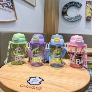 Children's Bright-colored Handle Cup 800ml - Image 1