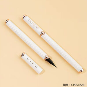 Q3288 Color Holding Eyeliner - Image 3