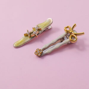 Bow Star Hair Clips 2pcs - Image 3