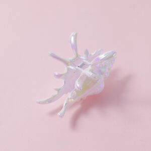 Pearl White Conch Claw Clip - Image 3