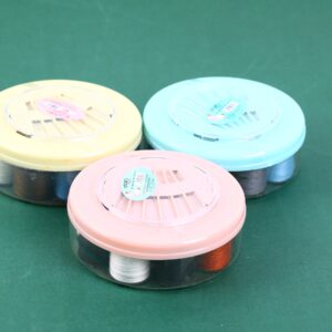 Round sewing box with nine needles - Image 1