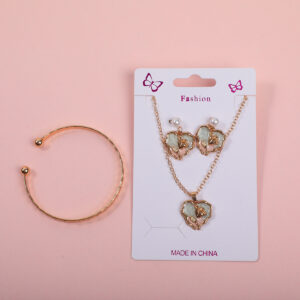 Light Green Flower Pearl Necklace, Earrings and Bracelet Set - Image 1