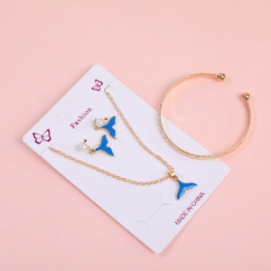 Fishtail Necklace, Earrings and Bracelet Set - Image 3