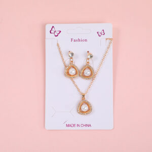 Heart Pearl Necklace and Stud Earrings Set - Image 1