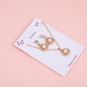 Heart Pearl Necklace and Stud Earrings Set - Image 3