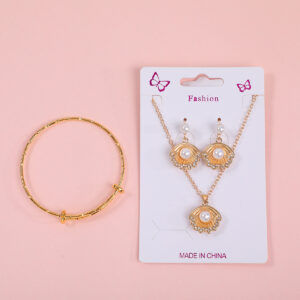 Golden Shell Pearl Necklace, Earrings and Bracelet Set - Image 1