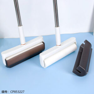 9209 Long Handle Lint Roller - Image 1