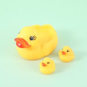 Duck playing water toy 3pcs - Image 3