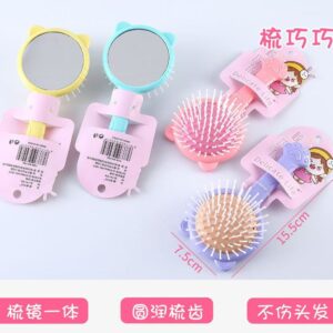Fuzzy Cat Face Airbag Comb-702 - Image 1