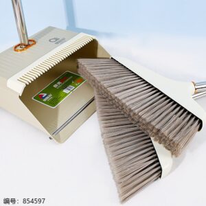 1005 Broom & Dustpan Set - Image 3