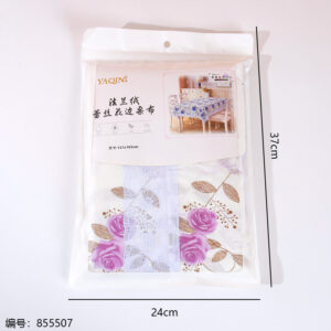 206438 Flannel Lace Tablecloth 137*183cm - Image 4
