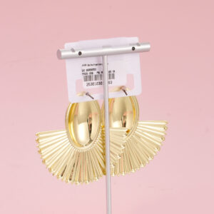 Gold Fan-Shaped Luxury Earrings - Image 3