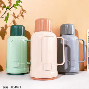 9002 Insulated Bottle 1.3L / No Return or Exchange - Image 1