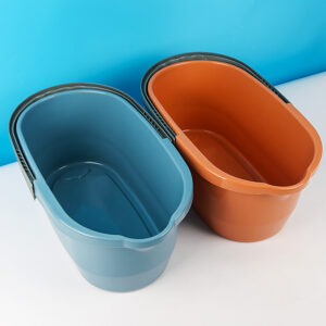 1901 Handheld Mop Bucket - Image 1
