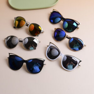 Unisex Fashion Sunglasses - 7 - Image 1