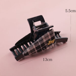 Classic Checkerboard Triangle Hair Claw 13cm - Image 3