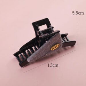 British Plaid Triangle Hair Claw 13cm - Image 3
