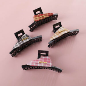 Caramel Vintage Triangle Hair Claw 13cm - Image 1