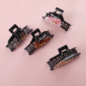 Caramel Vintage Triangle Hair Claw 13cm - Image 2