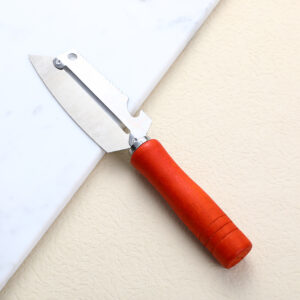 Four purpose wooden handle peeler - Image 1