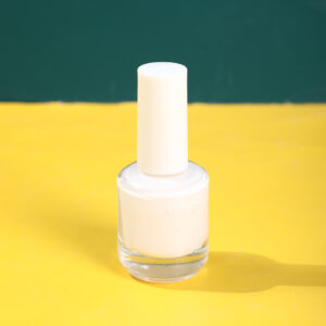 Finger dancing oil-based nail polish
Pure white 12ml - Image 3