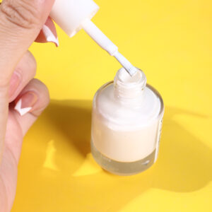 Finger dancing oil-based nail polish
Pure white 12ml - Image 4