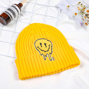 Funny smiling face knitted hat-yellow - Image 5