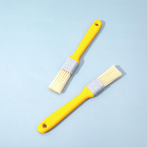 Multi-function kitchen oil brush 2pcs - Image 4