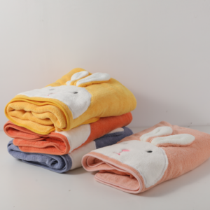 Large rabbit bath towel - Image 2