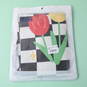 Checkered tulip waterproof apron - Image 1