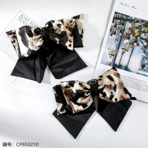 Leopard silk braid claw clip 12 pcs - Image 1