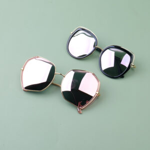 Sunglasses for women and men - 20 - Image 1