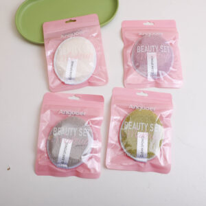 Oval Cloud Velvet Powder Puff - Image 1