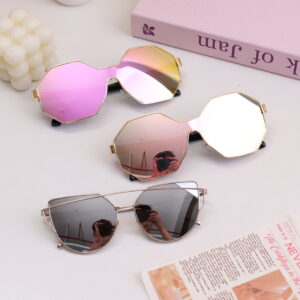 Unisex Fashion Sunglasses - Model A - Image 1
