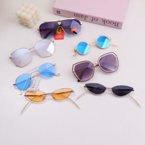 Unisex Fashion Sunglasses - Model F - Image 1
