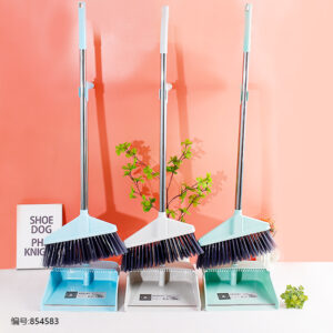 1072 Broom & Dustpan Set - Image 3