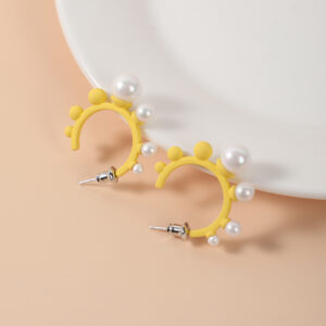 Creative C letter beads earrings - Image 5