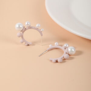 Creative C letter beads earrings - Image 10